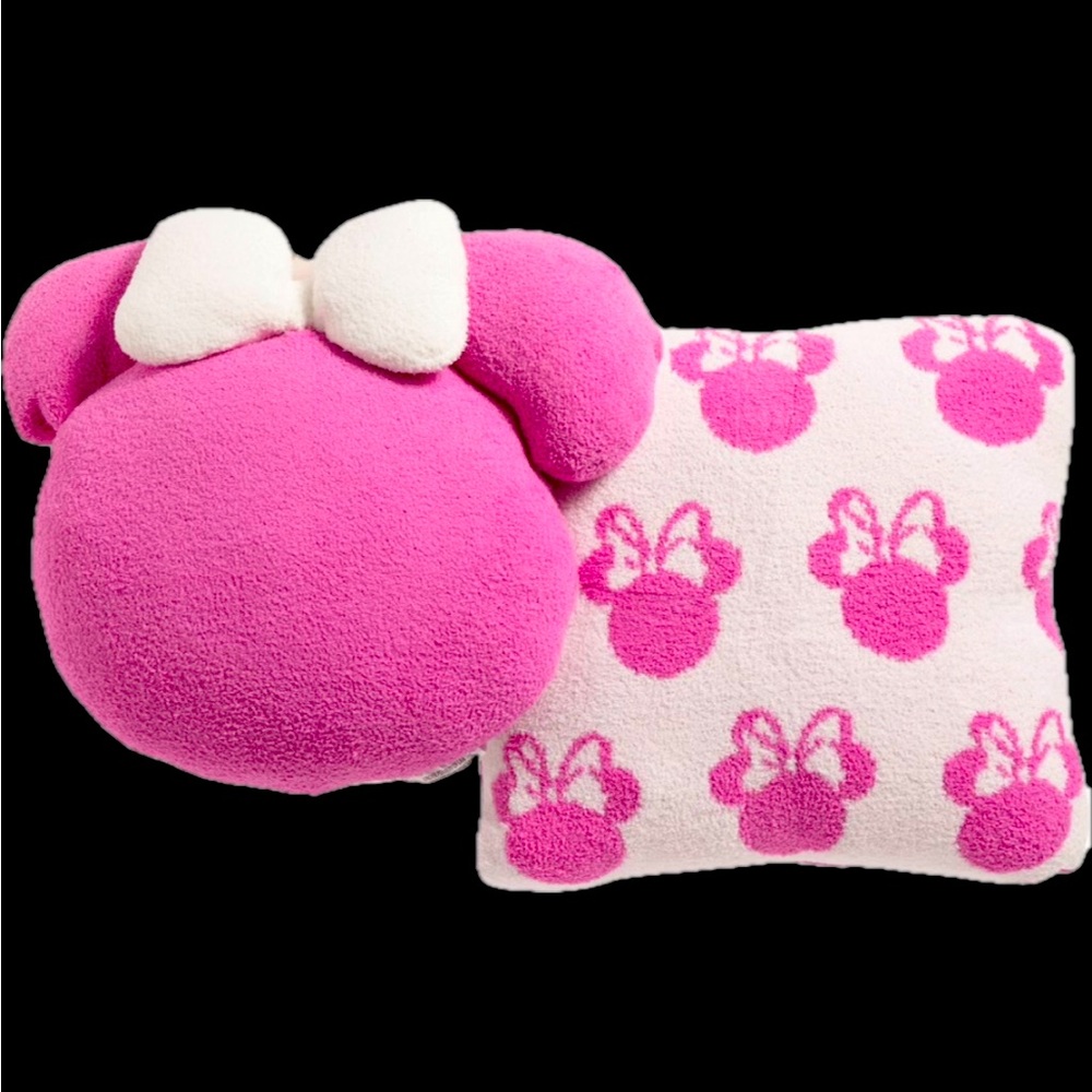 Minnie Mouse pillows Bnwt
